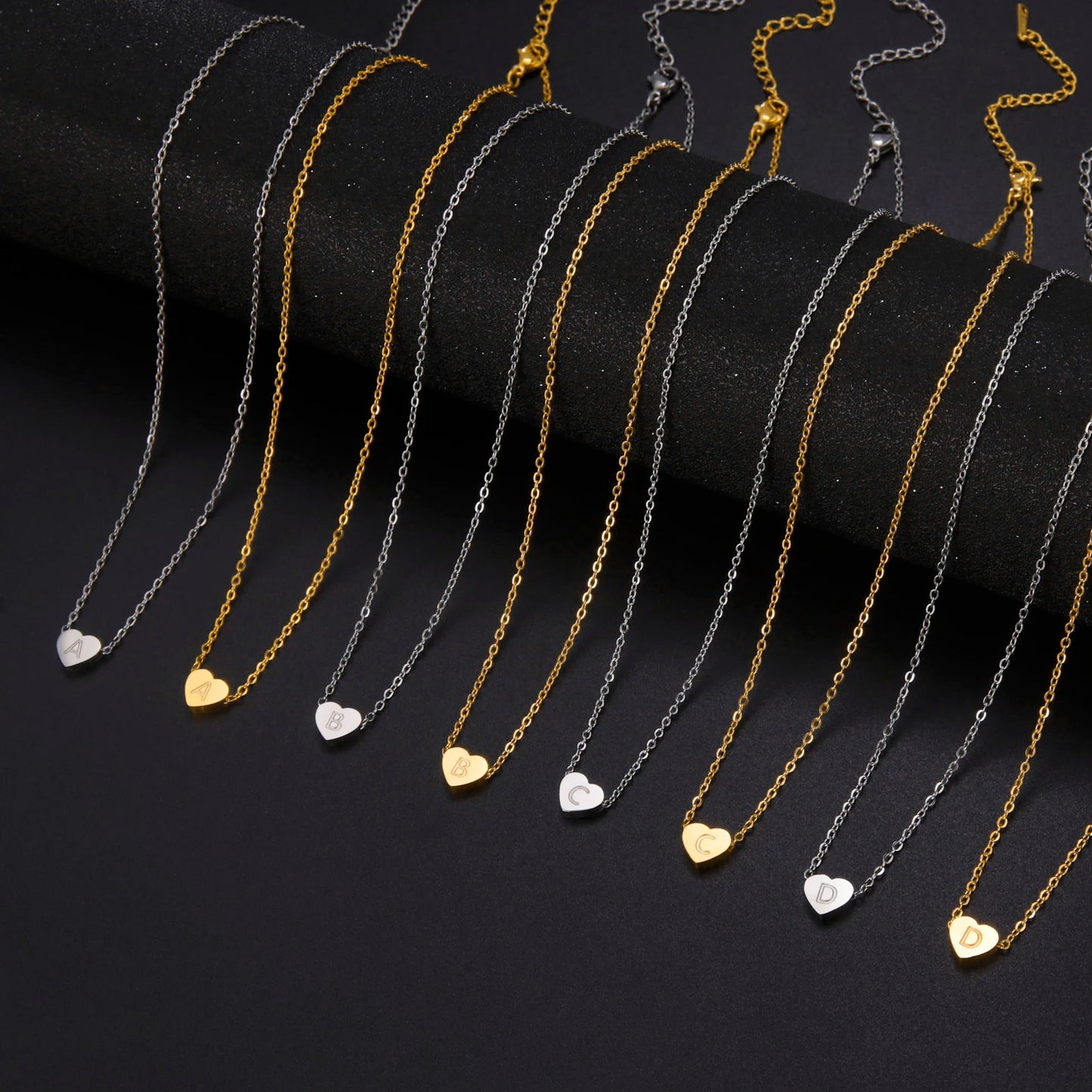 Lumen - Collier cœur avec lettre personnalisé